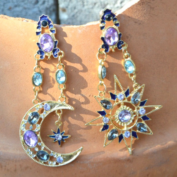 Amazing Moon Star Asymmetrical Earrings Rhinestone - Picture 1 of 7
